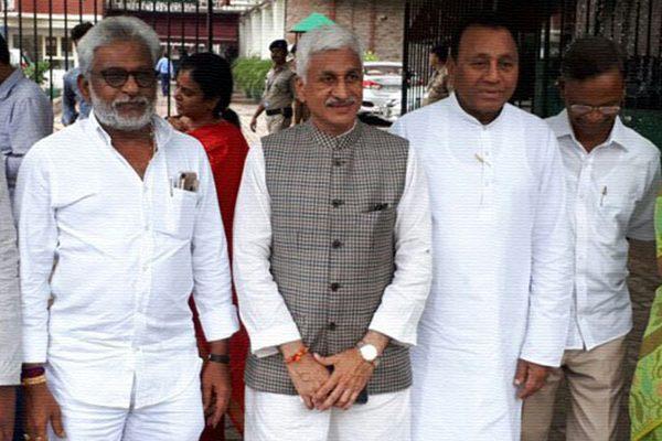 YSR Congress Parliament members met nitin gadkari on polavaram project