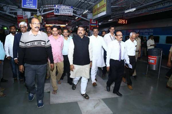 BJP-Buys-Time-on-Vishakapatnam-Railway-Zone