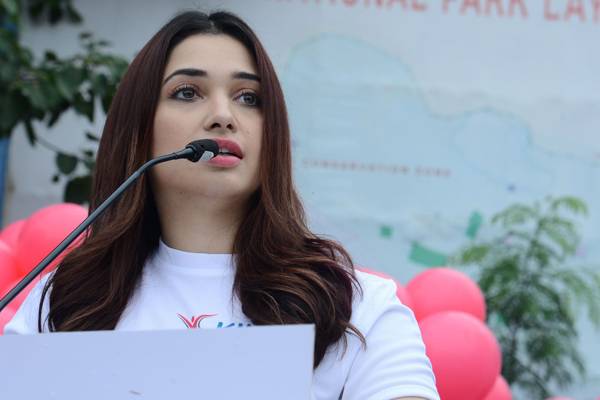 Culprit-Caught-Shoe-Hurled-at-Tamannaah-Bhatia