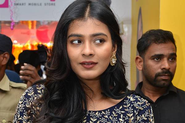 Hebah Patel Role in Sri Lakshmi 24 Kisses