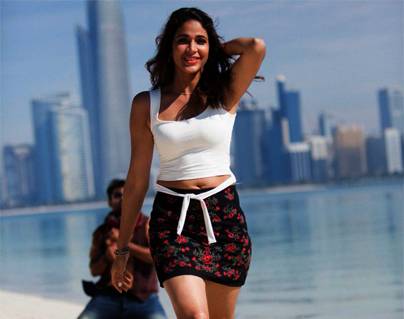 Na-Cell-Phone-Inttelligent-Song--Sai-Dharam-Tej,-Lavanya-Tripati