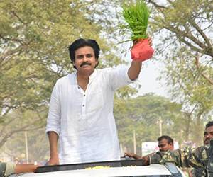 Pawan Kalyan Praja Yatra in Khammam