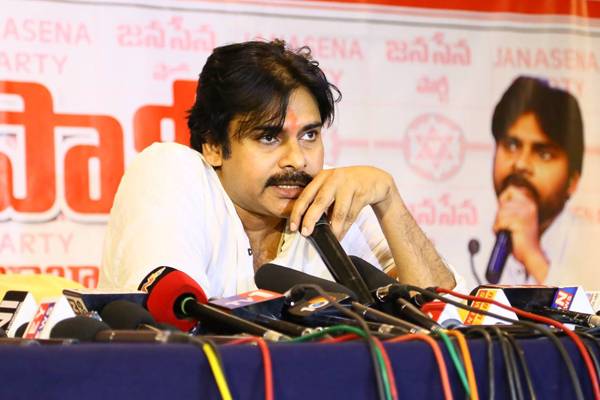 Pawan-Kalyan-Starts-With-Thumbs-Up-to-KCR-in-Telangana