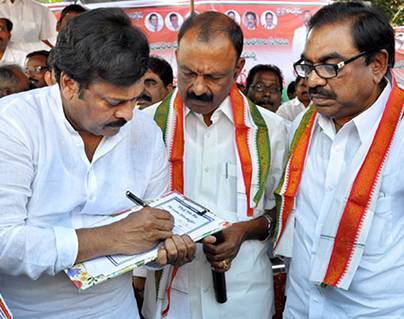 Raghuveera Reddy about chiranjeevi rahul gandhi secret meet