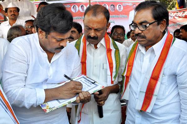 Raghuveera Reddy about chiranjeevi rahul gandhi secret meet