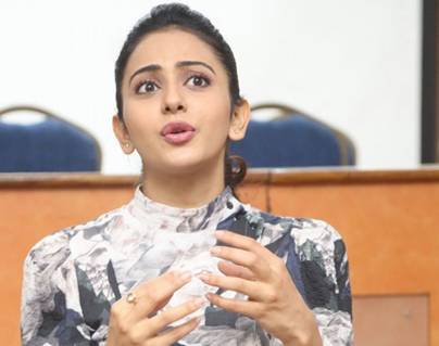 Rakul-Preet-Singh-into-War-of-Words-with-Tamil-Journo