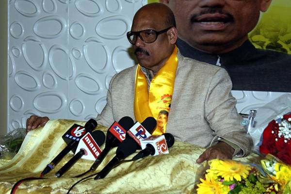 TDP-MP-Lavish-Party-in-Delhi-to-Promote-Son