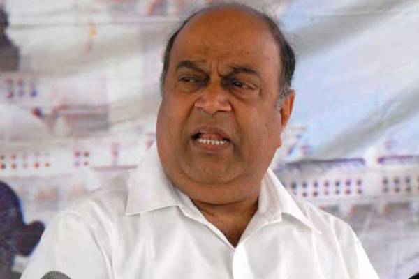 Uttam Kumar In Talks With Nagam Janardhan Reddy?