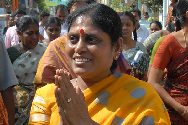 YS Vijayamma back to politics