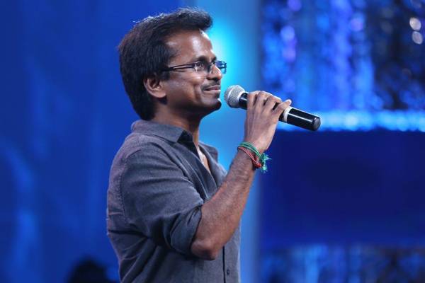 A-R-Murugadoss-Obsessed-with-Telugu