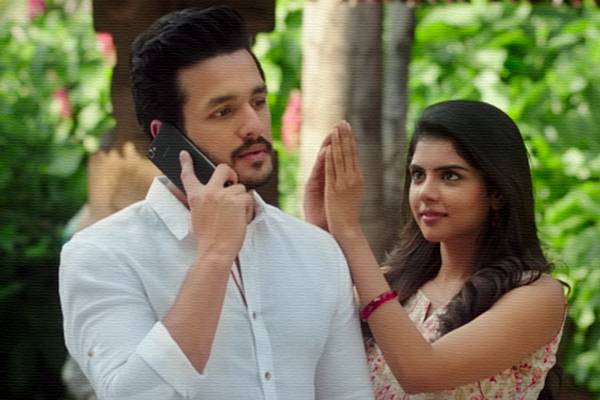 Akhil Akkineni 's Heroines Moving on Faster Than Him!