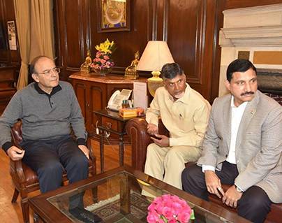 Arun Jaitley - Chandrababu Naidu- Y Srujana Chowdary-