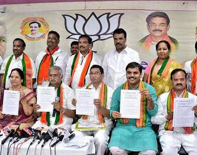 ఆంధ్రప్రదేశ్ ను మరోసారి విభజిస్తాం అని బెదిరిస్తున్నారా?