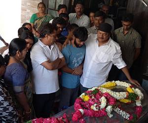 Celebs Condolences to Gundu Hanumantha Rao Photos