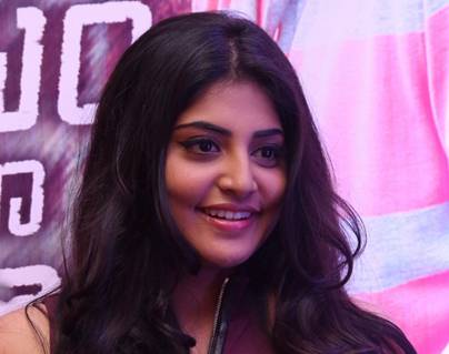 Chai-Actress'-Manjima-Mohan-Gets-Free-Advice-on-Protecting-Virginity