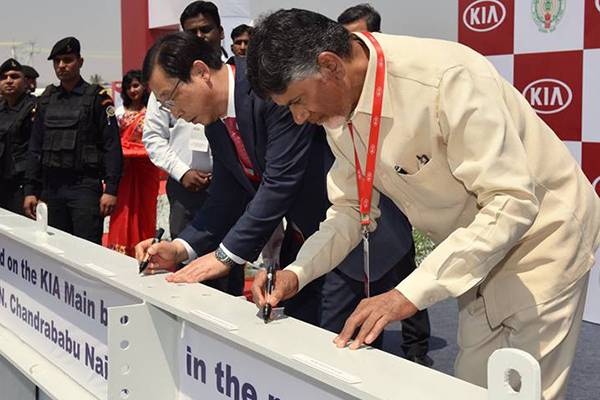 BJP Trying To Rob Chandrababu'Naidu's Hard work