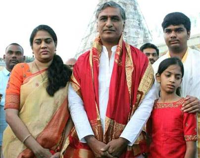 Harish-Rao-Gets-A-Warm-Reception-in-Andhra-Pradesh