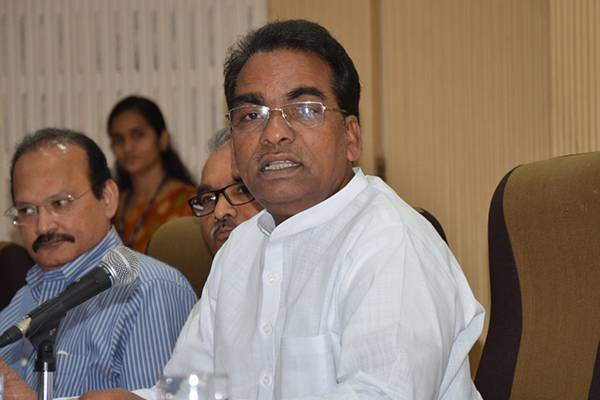 JD Seelam reveals secret behind sonia gandhi and ys jagan