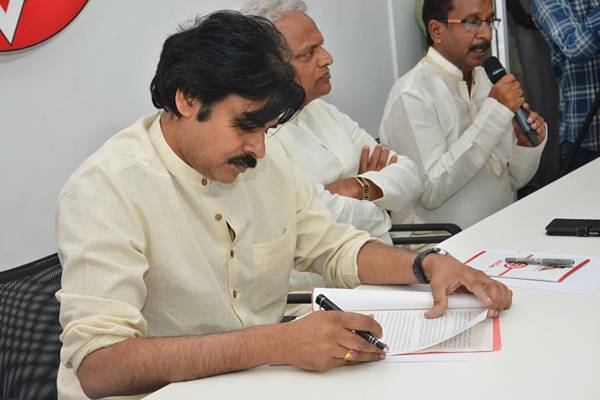 Janasena-To-Form-a-JAC-To-Fight-for-Andhra-Pradesh-Rights