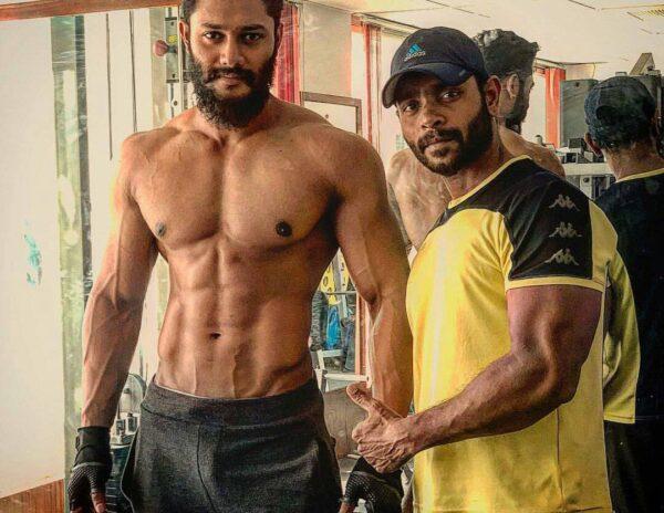 Jr-NTR's-Big-Boss-Guy-Prince-Cecil-Tryst-with-Six-Pack-Body