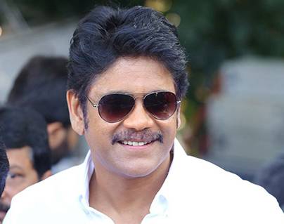 Nagarjuna Clothes Checking Habit After the Shoot-