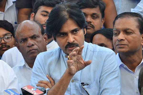 Pawan Kalyan ton gue slip