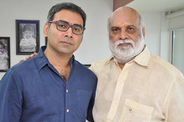 Flop Size Zero Director Prakash Kovelamudi Moves To Bollywood