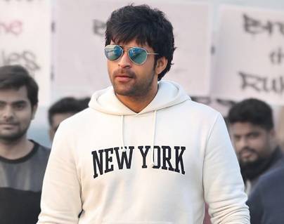 Rare Feat By Varun Tej – Courtesy Tholi Prema