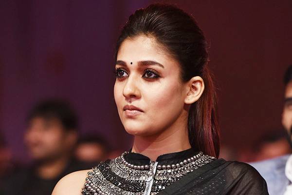 Short-Film-Director-Gets-Lady-Superstar-Nayantara-Dates!