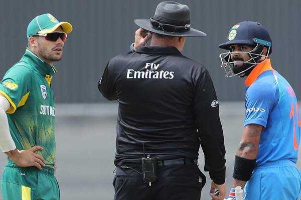 Umpires Call for Lunch With India Needing Two Runs for Victory