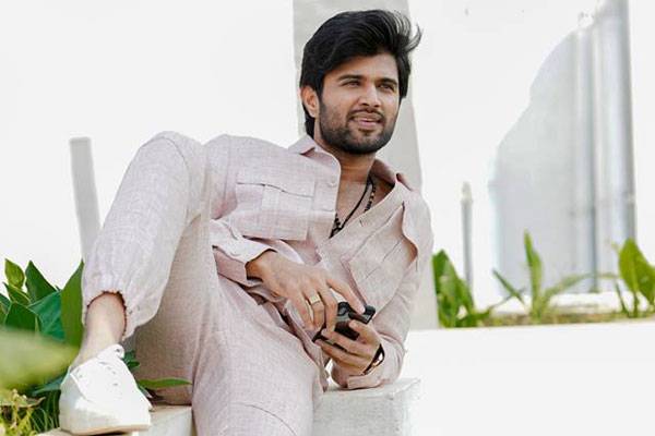 Vijay-Devarakonda-to-Come-After-the-Storm-Subsides