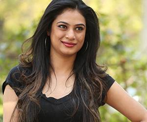 Zara Shah Latest Stills