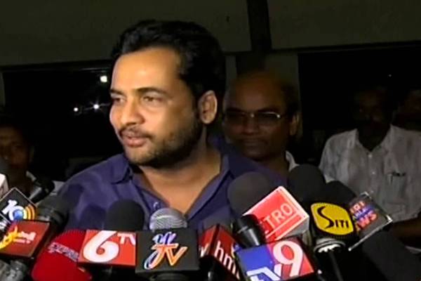 actor-sivaji-andhra-pradesh-special-status