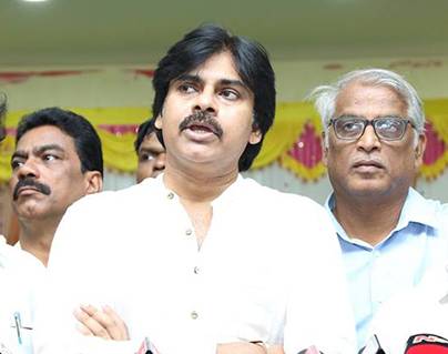 Fans surprise on pawan kalyan behaviour