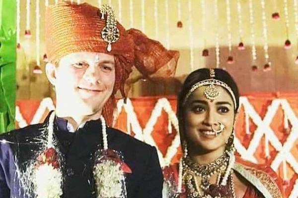 He-Vowed-to-Accept-Shriya-Saran-Madness