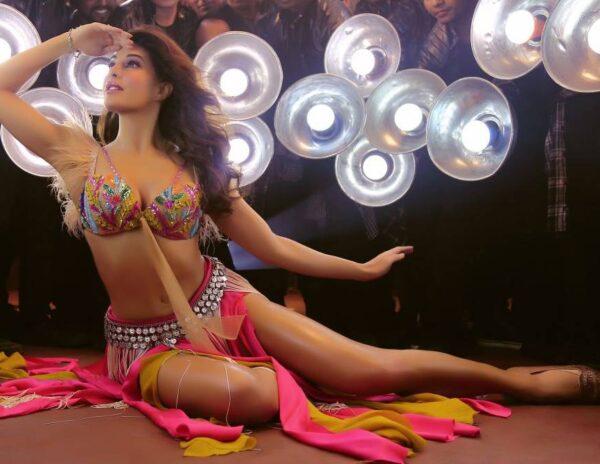 Jacqueline-Fernandez-in-Remake-of-Hottest-Iconic-Number---Bhaagi-2