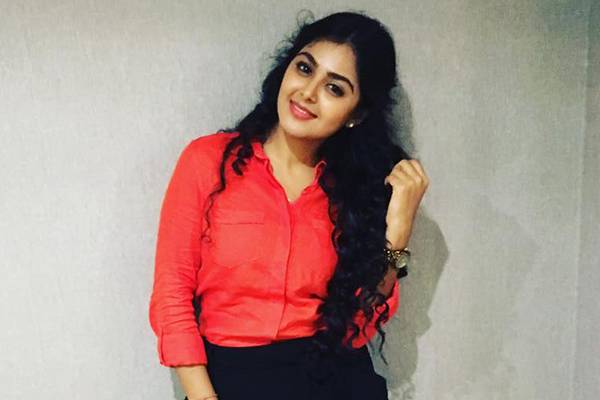 Man Urinated on Monal Gajjar Car