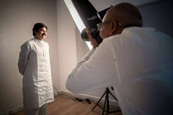 Pawan-Kalyan-Following-the-Heads-of-Political-Parties
