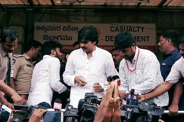 Pawan Kalyan at Guntur Government Hospital