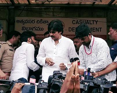 Pawan Kalyan at Guntur Government Hospital