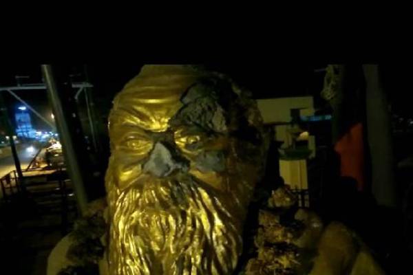 Periyar Venkata Ramasamy  statue vandalised in Vellore-