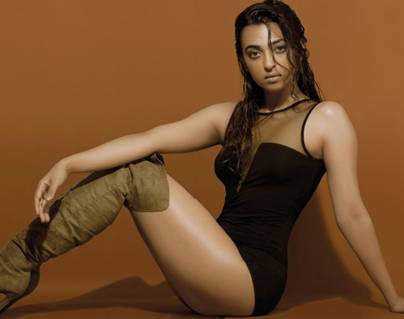 Radhika-Apte-Slapped-the-Hero-for-Tickling-Her--Feet!