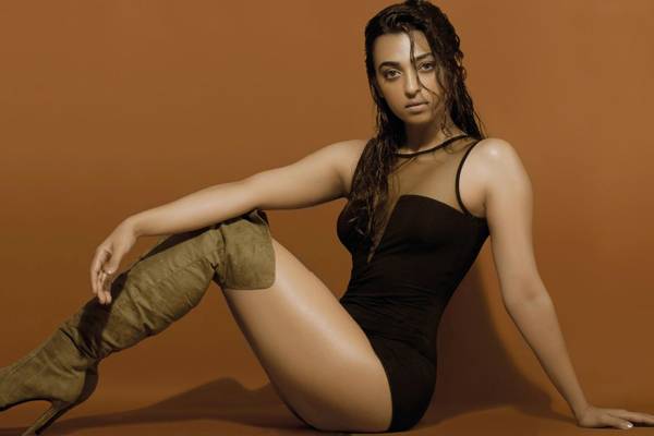 Radhika-Apte-Slapped-the-Hero-for-Tickling-Her-Feet!