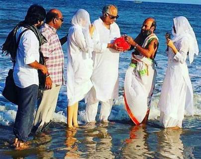 Sridevi-Ashes-Find-Their-Way-to-the-Roots