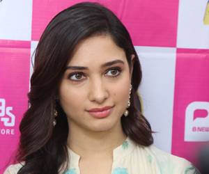 Tamannaah-Bhatia-Latest-Photos-at-Mobile-Store-Launch