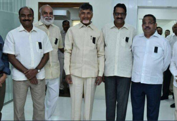 Tollywood-Biggies-Express-Solidarity-to-Special-Status