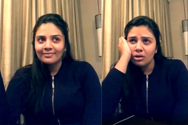 Unable-to-Bear-Sree-Mukhi-Voice-for-'Rangasthalam'