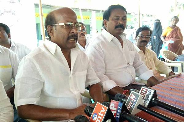 Y.V.B.Rajendra Prasad warns tollywood actors for not supporting AP Special status