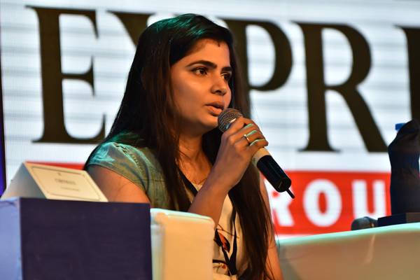 samantha-girl-chinmayi-confess-groping-experience
