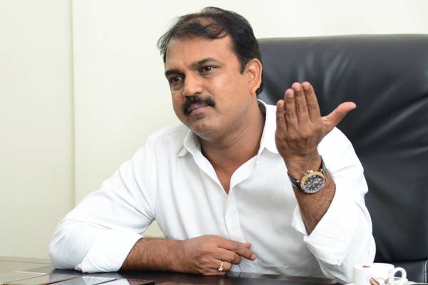 Ahead-of-Release,-Koratala-Siva-Clears-Sri-Reddy-Issue